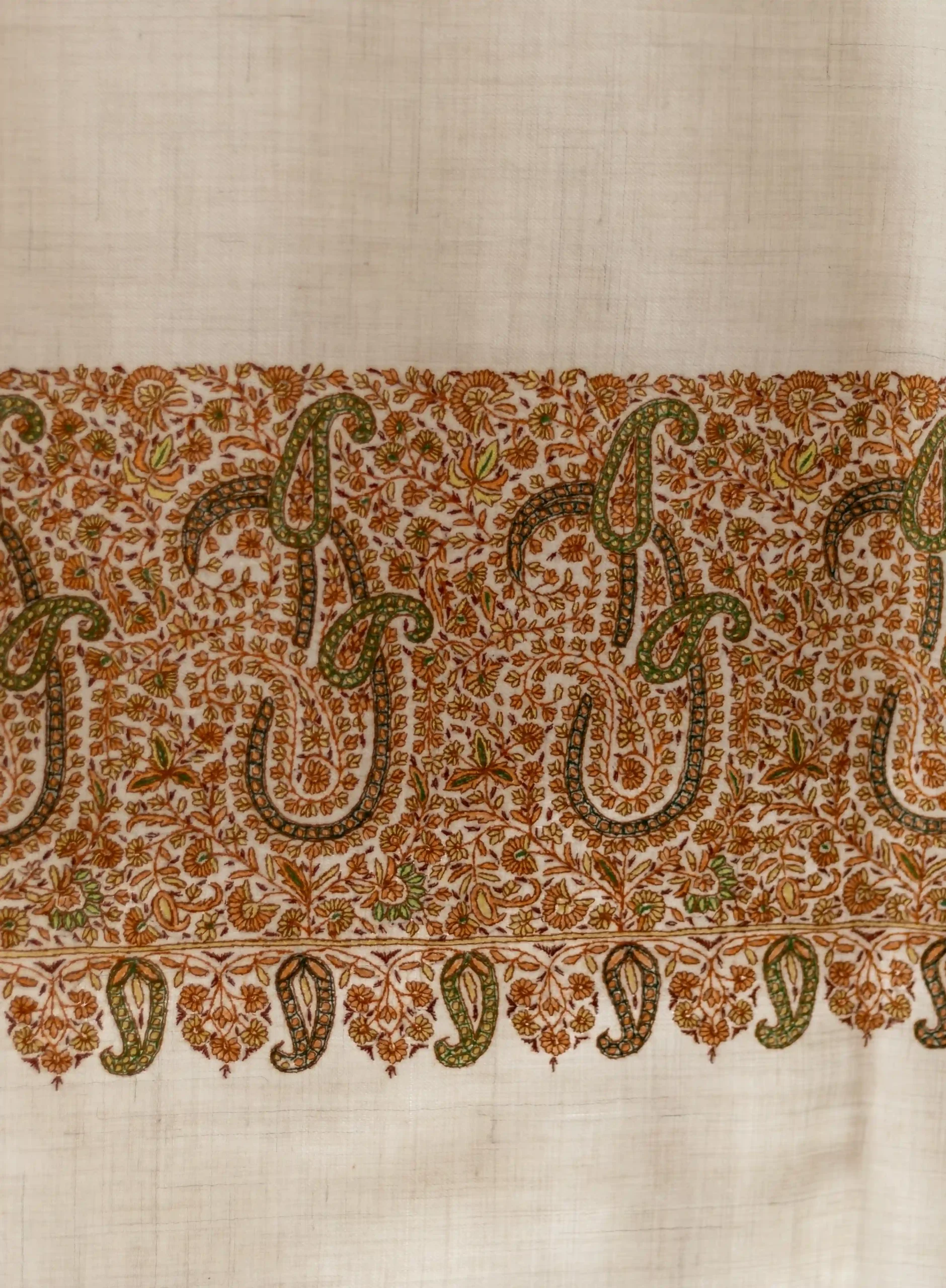 kashmiri hand embroidered pashmina shawl