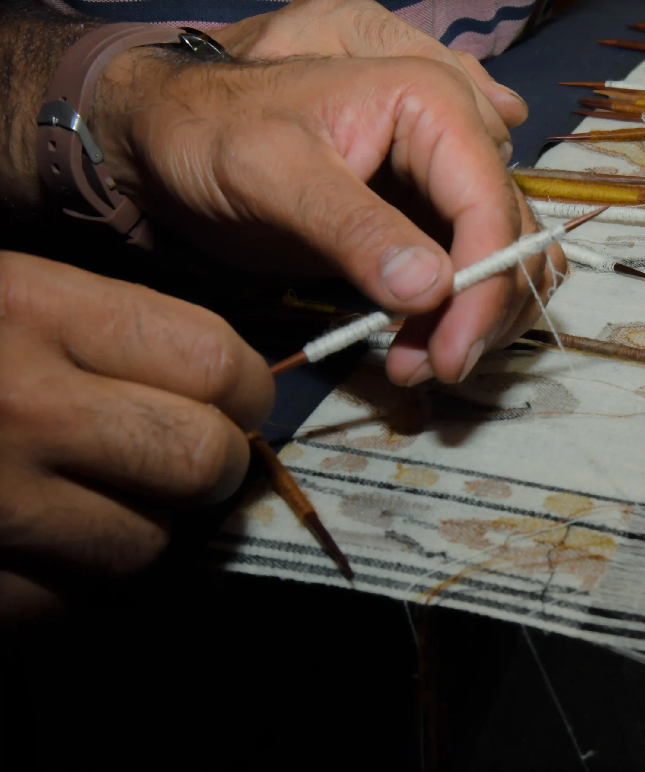 authentic pashmina shawl weaving technique in kashmir