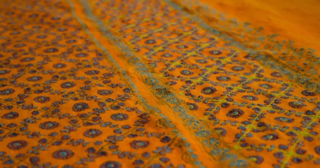 sozni embroidery pashmina shawl in kashmir